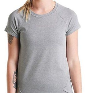 Oiselle Women's Flyout Short Sleeve, Grey 04